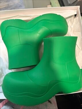 Bottega Veneta Bold Green Platform Rain Boots
